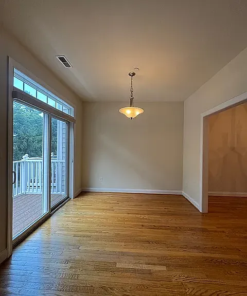 748 Moore Ave — Photo 35