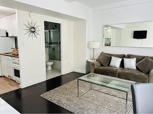 Rented by Manhattan Management Group | media 22