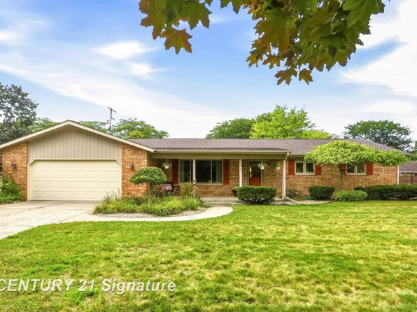 4331 Hilray Dr, Saginaw, MI 48638
