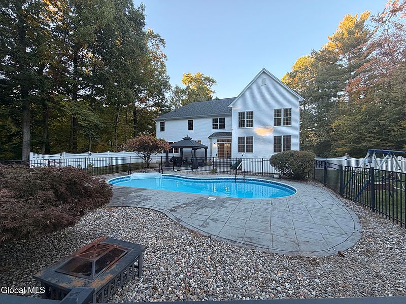 5th image of 23 Eleanor Court