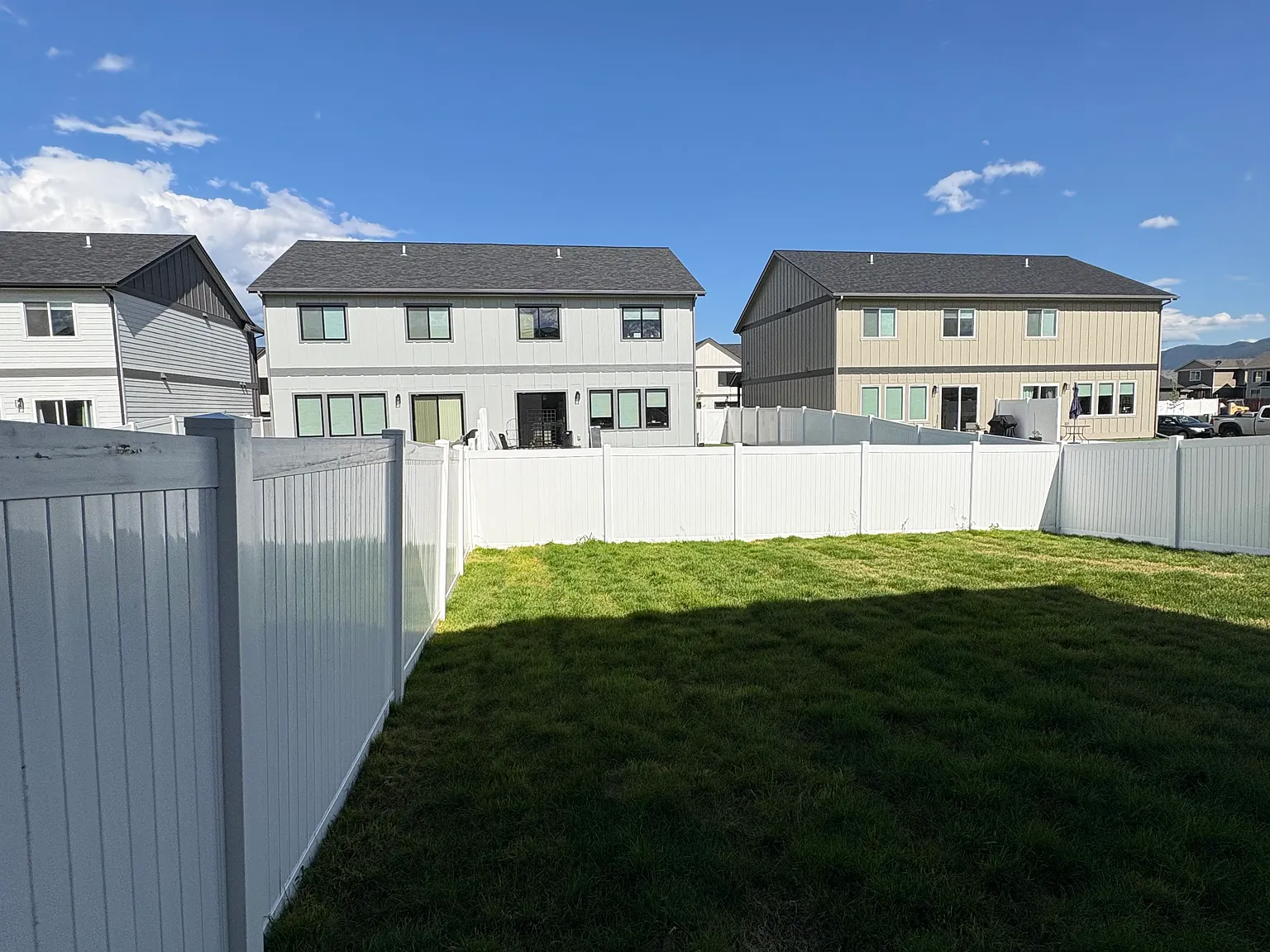 3 bed, 2.5 bath, 1555 sqft, $3,250 — Photo 2