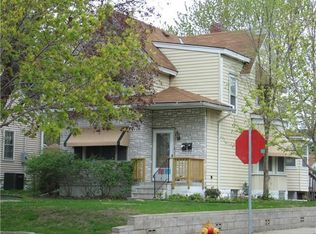 1408 Edgerton St, Saint Paul, MN 55130