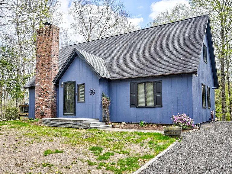 21 Littlefield Rd — Photo 1
