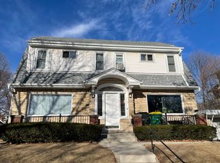 2102 E Beverly Rd, Milwaukee, WI 53211