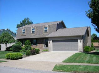 1013 Long Point Dr, Erie, PA 16505