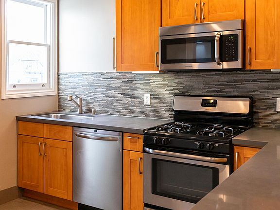 5th image of 1556 Waller St #1556