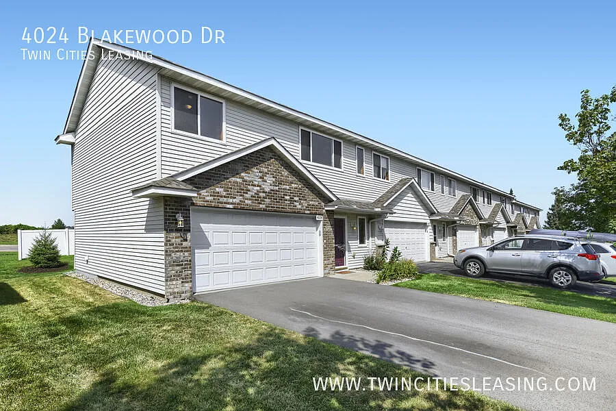 Shakopee Townhome | 2-Car Garage + Lawn & Snow Care Included — Photo 2