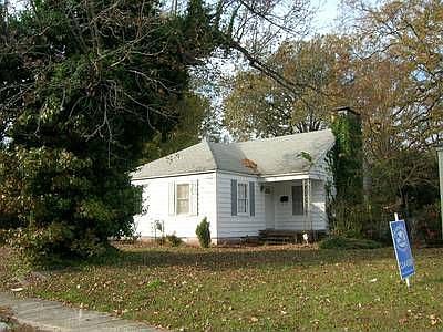 1st image of 617 W 27th Ave