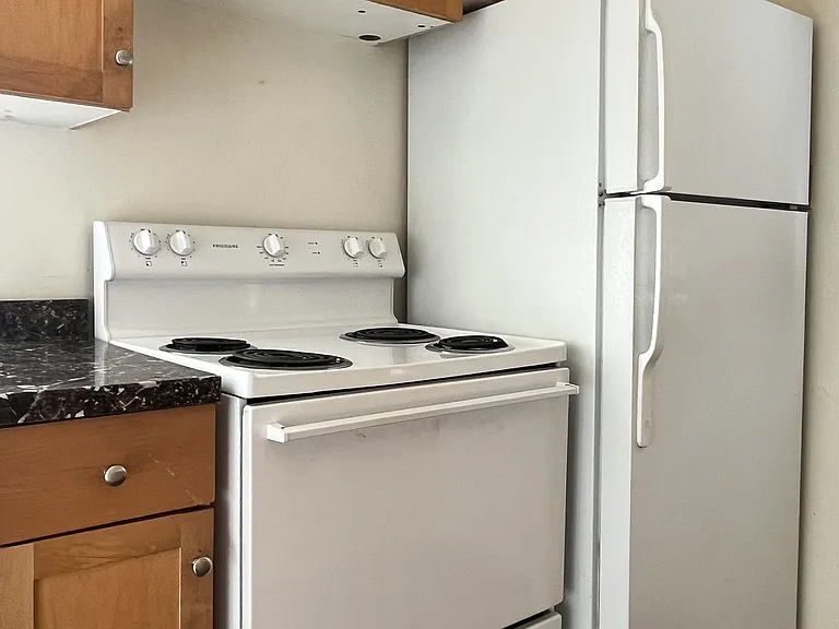 1408 Richmond Pl — Photo 10