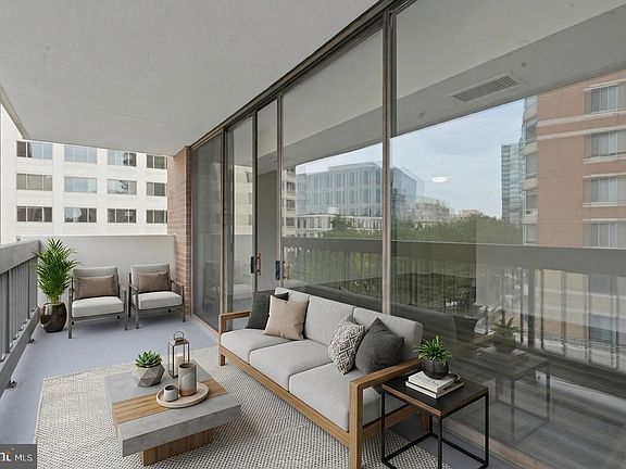 4th image of 3800 Fairfax Dr APT 207