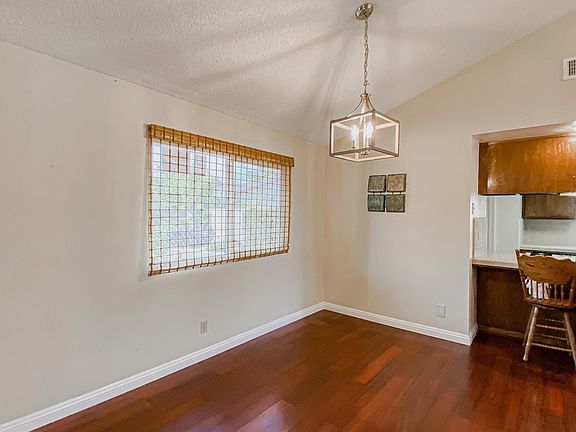 3rd image of 10415 Key West St