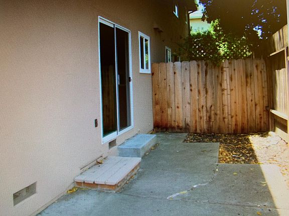 4th image of 550 Mariposa Ave APT 1