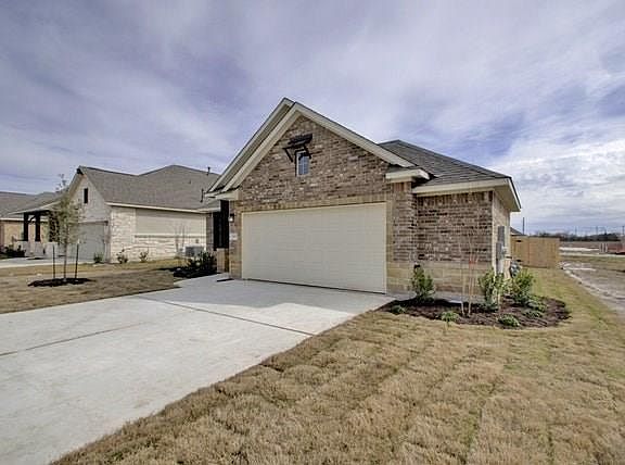 2nd image of 809 Centerra Hills Cir