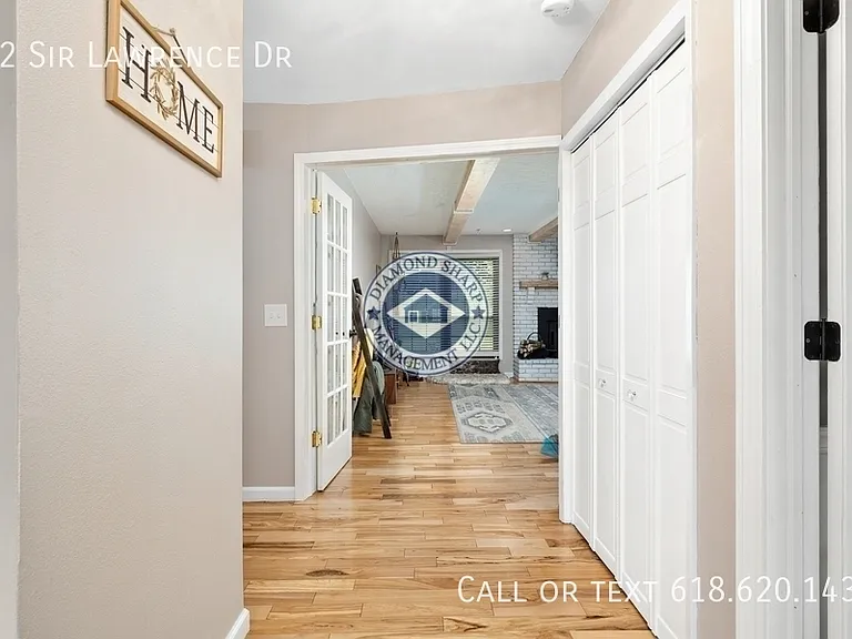 22 Sir Lawrence Dr — Photo 3