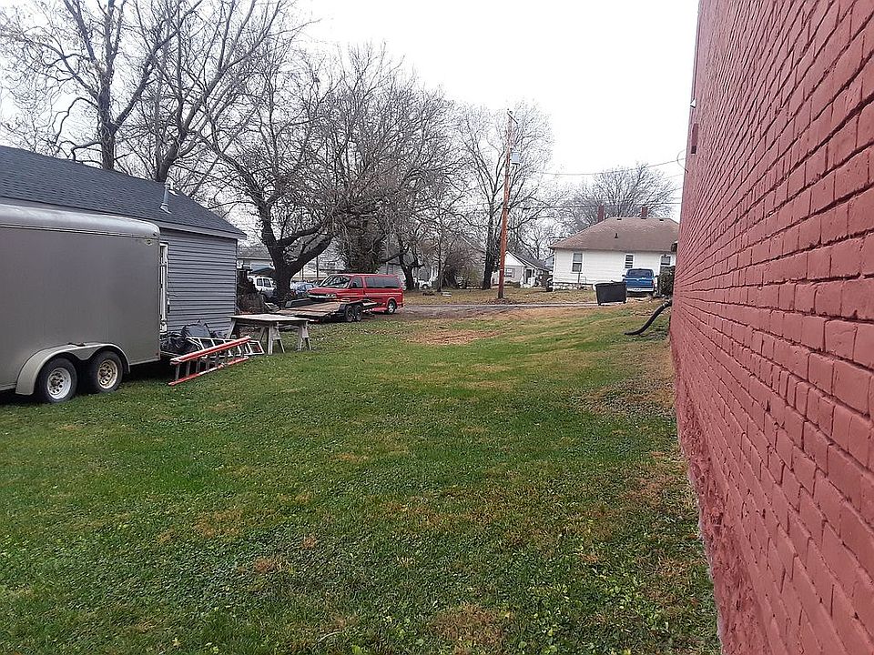 1st image of 700 Kiowa St