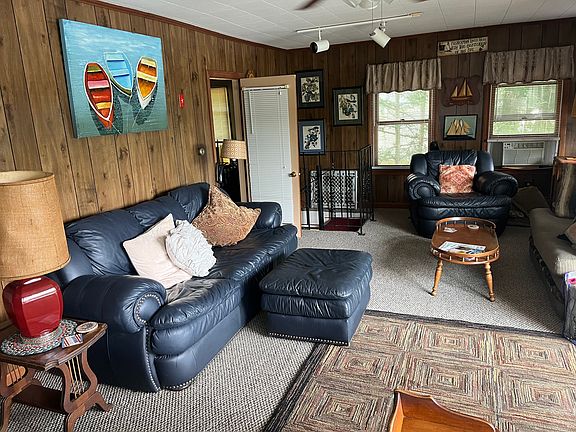 5th image of 28 Newman Dr