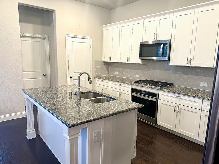 1304 Torrent Dr — Photo 15