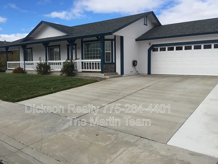 1015 Mercedes Dr — Photo 1