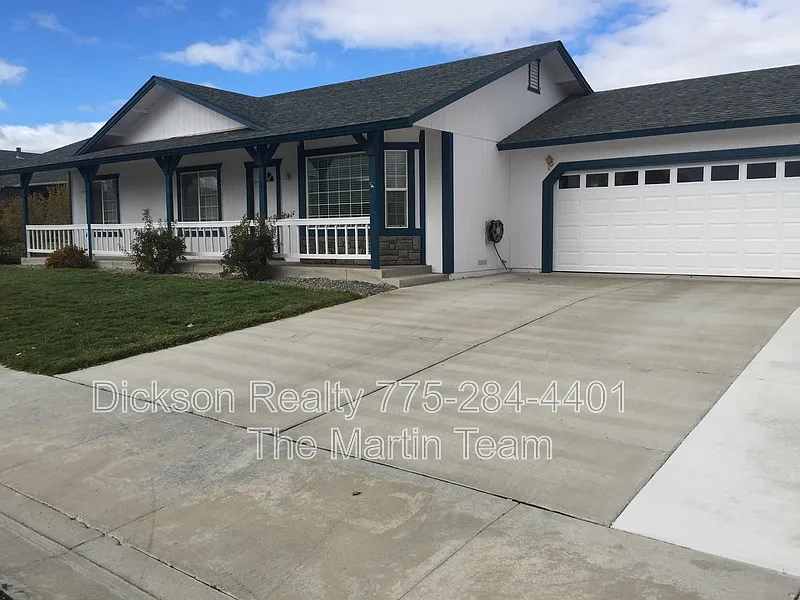 1015 Mercedes Dr