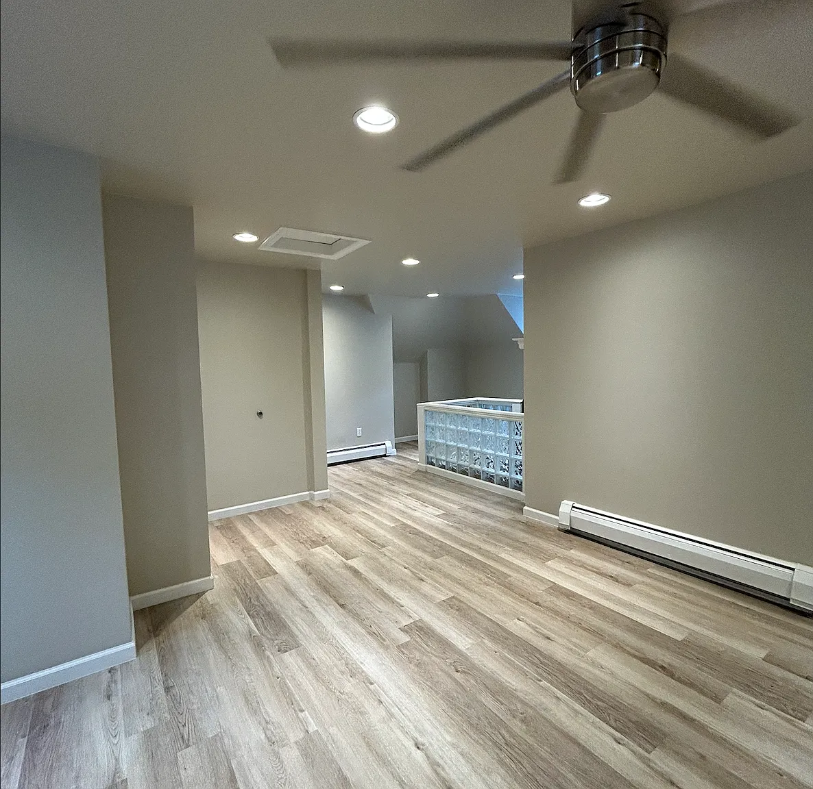3 bed, 2.5 bath, 1400 sqft, $2,550 — Photo 3