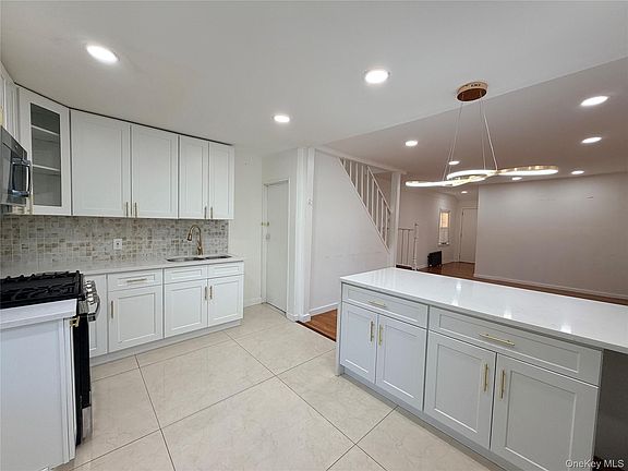 4th image of 16414 81st Avenue