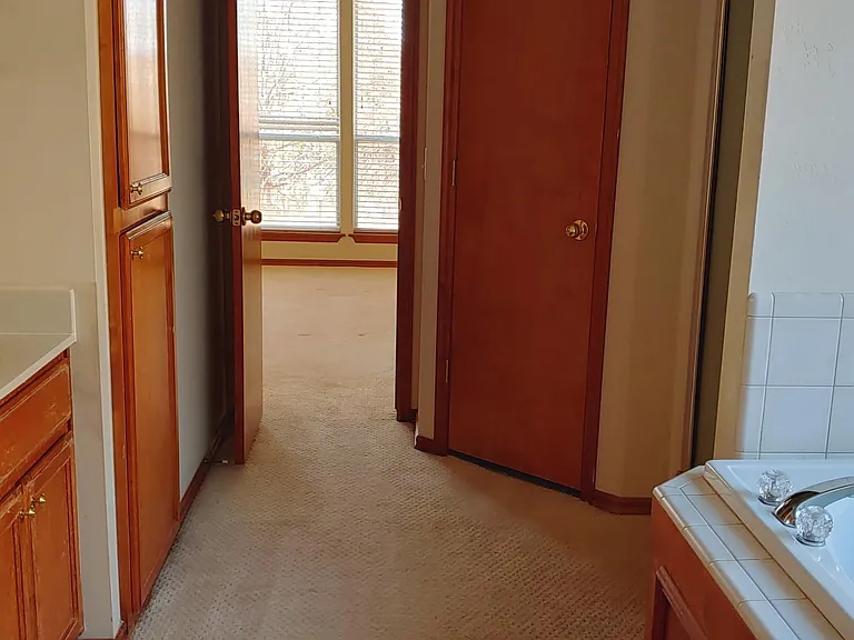 1001 Oak Creek Dr — Photo 7