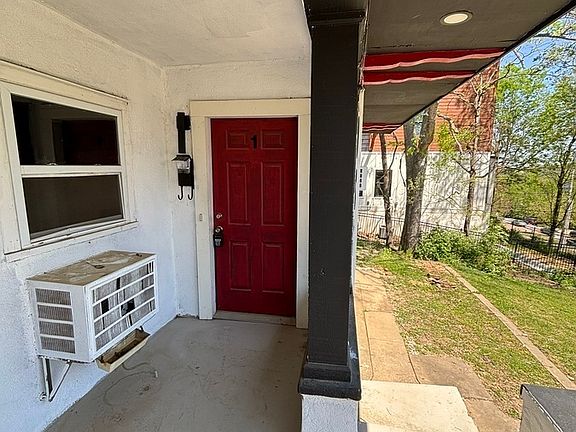 4th image of 621 N Leverett Ave APT 1