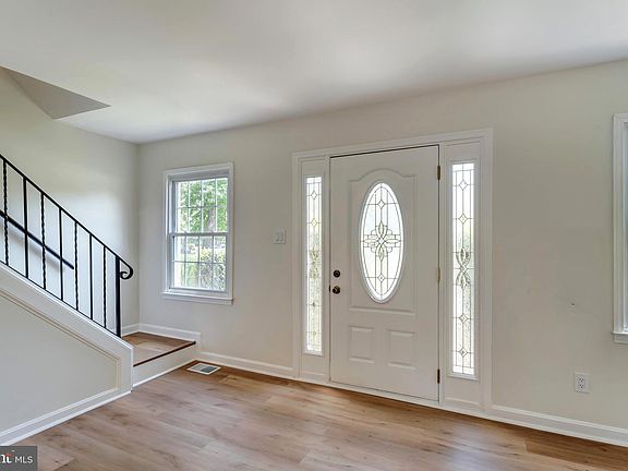 4th image of 14836 Palmerston Sq