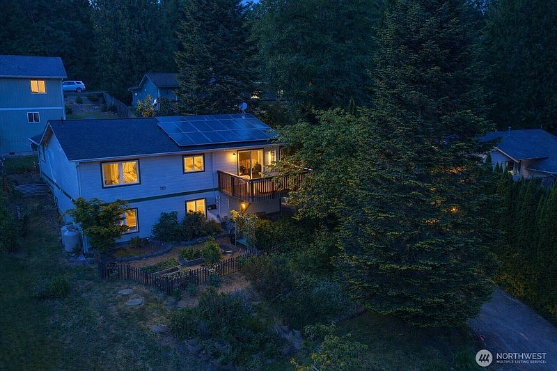 2nd image of 765 Summerset Way