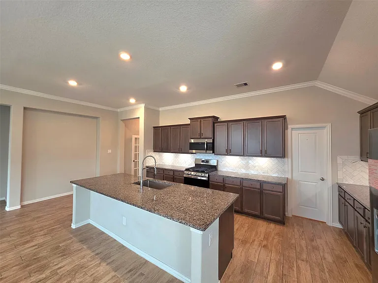 1902 Village Orchard Ln — Photo 9