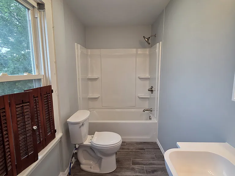 430 E 9th St — Photo 13
