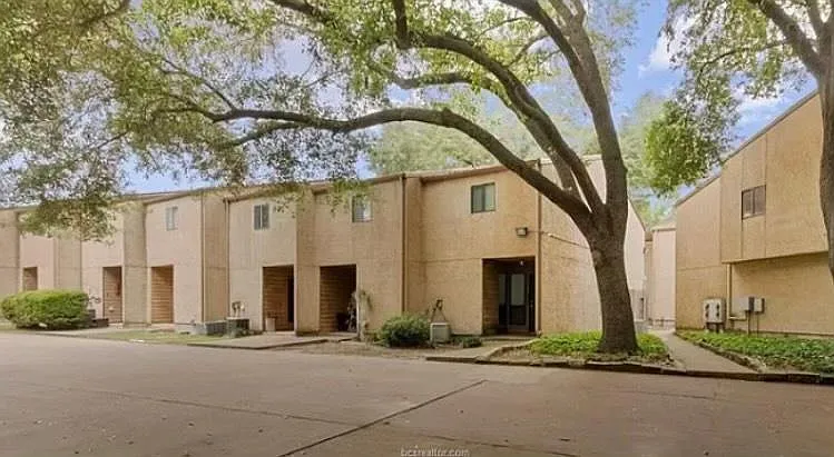 4345 Carter Creek Pkwy #12