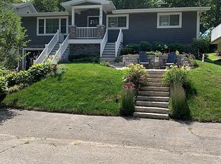 559 Glenview Rd, Williams Bay, WI 53191