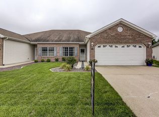 562 Park Place Ct #A, Forsyth, IL 62535