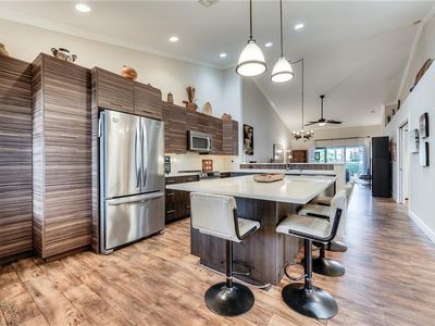 6113 Thresher DR #202, Naples, FL, 34112