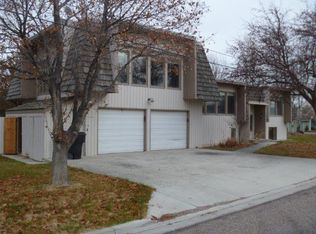 910 Hillcrest Ave, American Falls, ID 83211