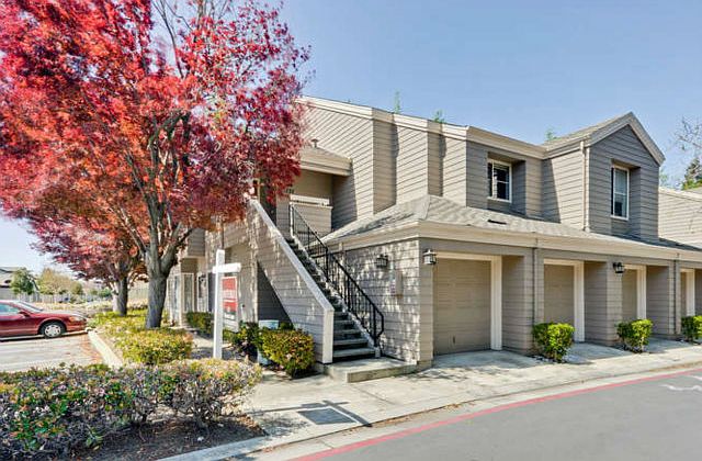 1st image of 1727 Parkview Green Cir