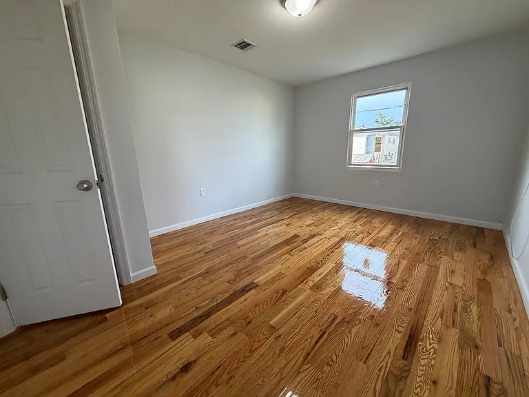 36 Woodcrest Rd #1 — Photo 12
