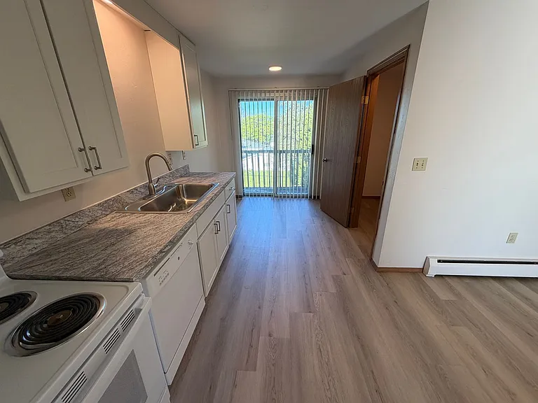 2677 Humboldt Rd — Photo 12