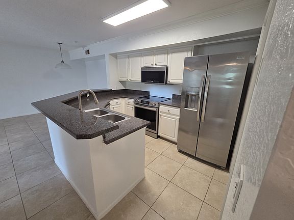4th image of 705 Boardwalk Dr APT 426