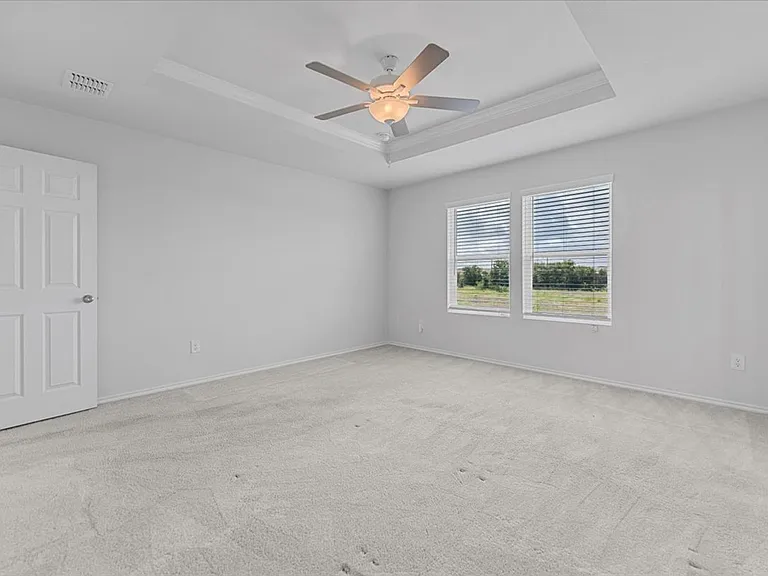 445 Grenada Lake Dr — Photo 14