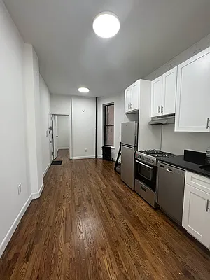 Rented by Bond New York | media 29