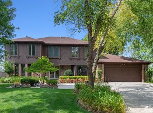 3936 Raintree Ln, Northbrook, IL 60062