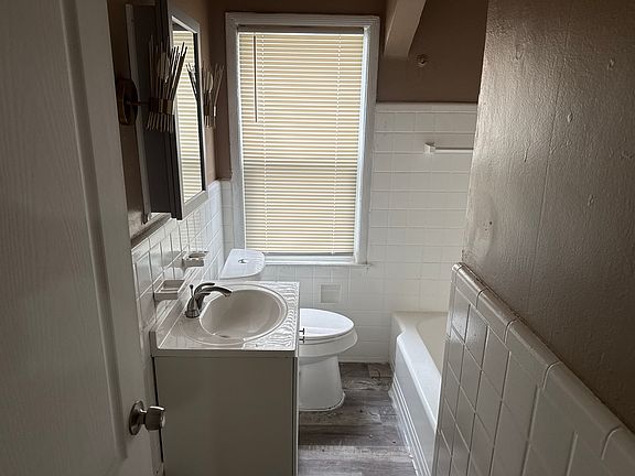 5th image of 18241 Kentfield St