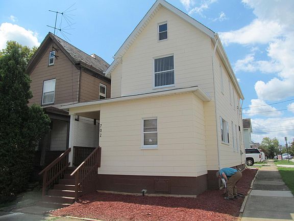 5th image of 702 Alexander St