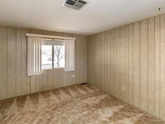 4th image of 1072 W Barrington Ln