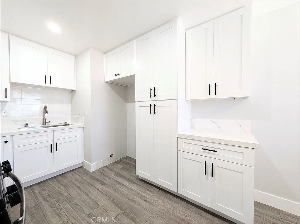 2 bed, 970 sqft, $3,295 — Photo 4