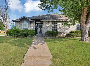 2137 Emerald Oaks, Mesquite, TX 75181