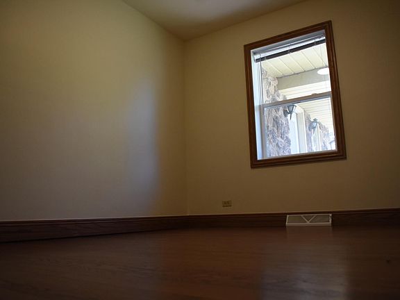 5th image of 744 S La Londe Ave