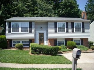 8469 Summer Breeze Ln, Springfield, VA 22153